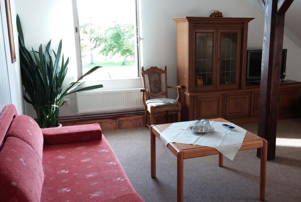 Pension U Milana Dvůr Králové nad Labem Exteriör bild